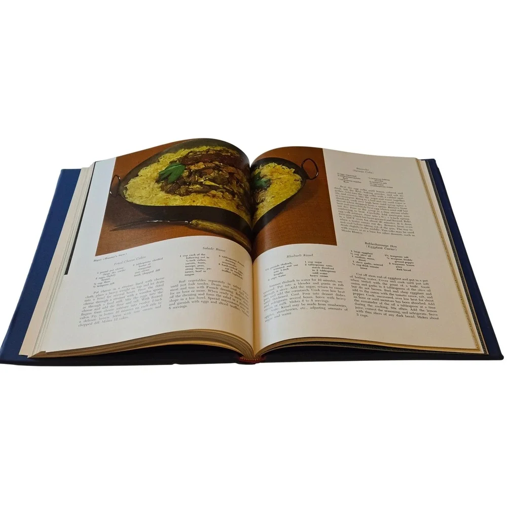 Vintage Royal Cookbook 1970s Hardcover Illustrated‎ Recipes Gift Book